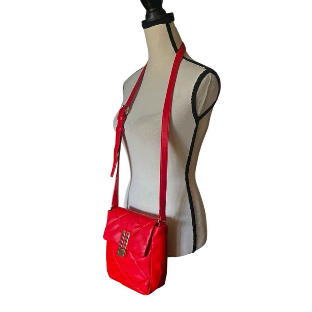 Vince Camuto Doty Red Quilted Leather Crossbody Handbag. - Picture 4 of 9